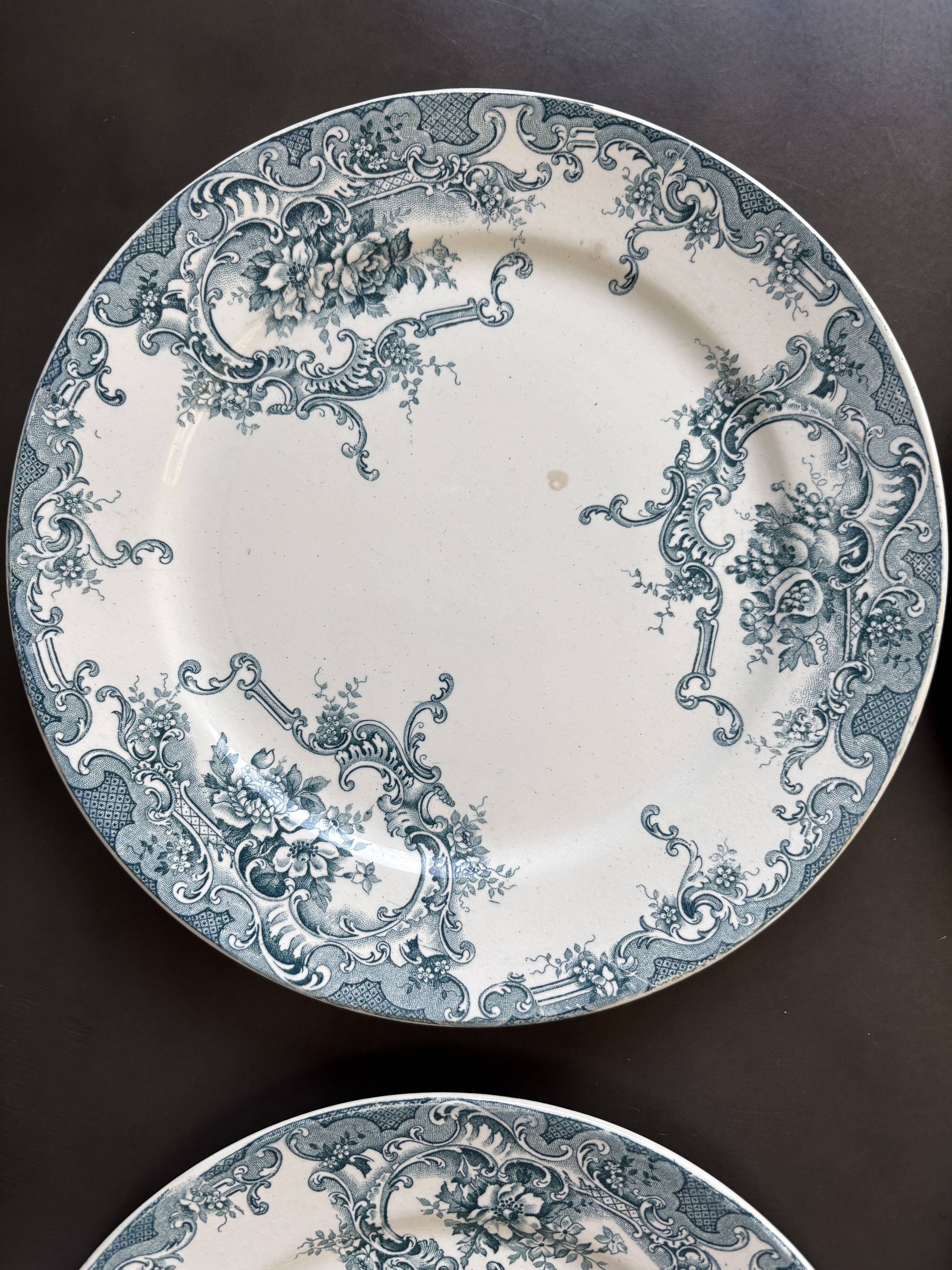 4 Boch 1900 dinner plates