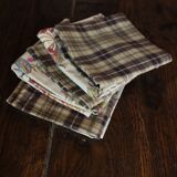 6 brown checkered napkins with vintage floral print