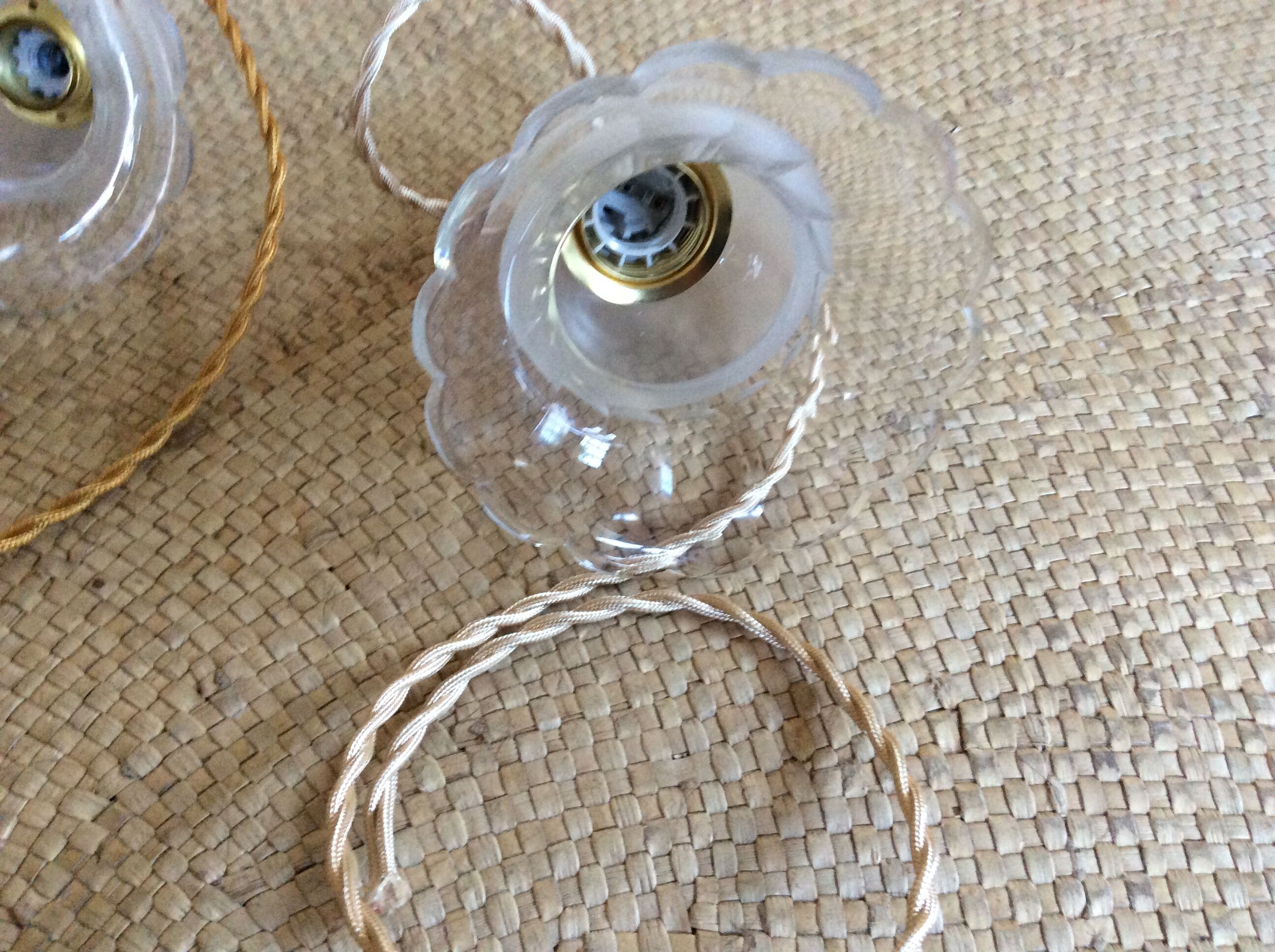 2 vintage suspensions