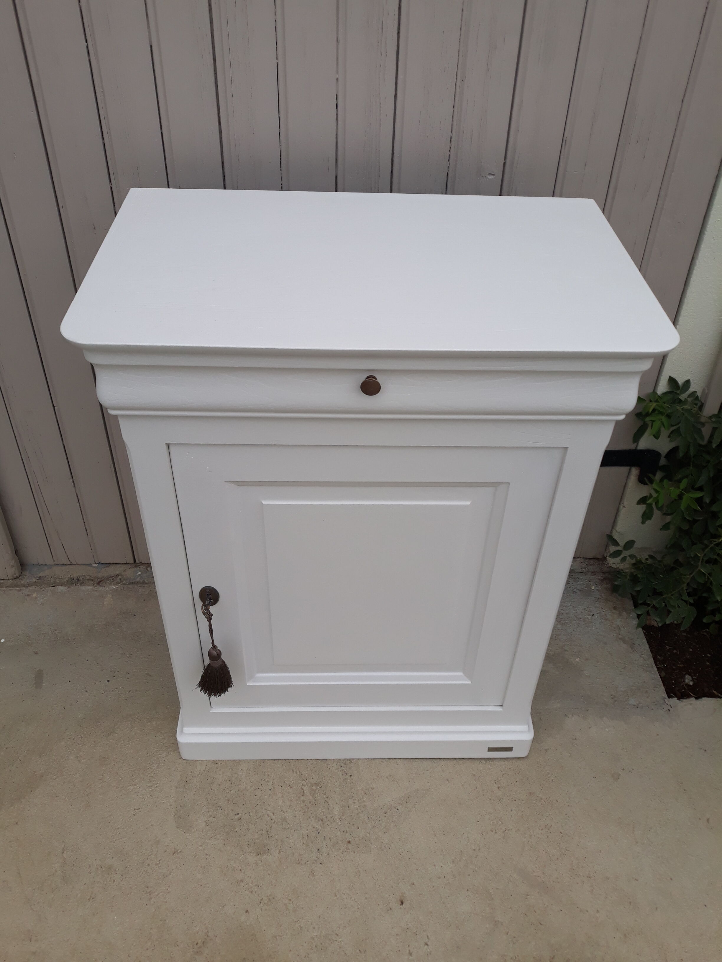 Louis Philippe-style confectioner