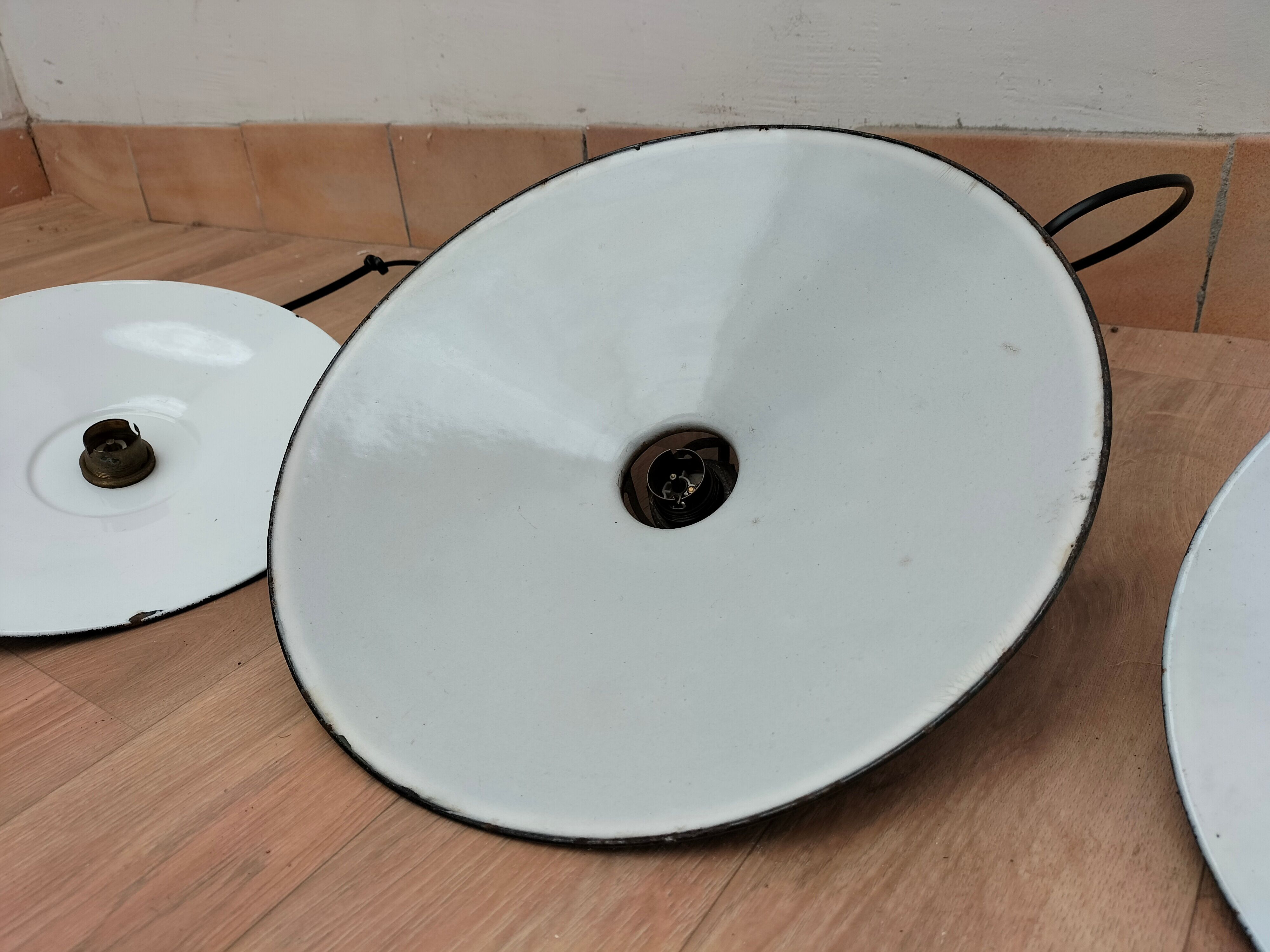 Series of 3 industrial suspensions