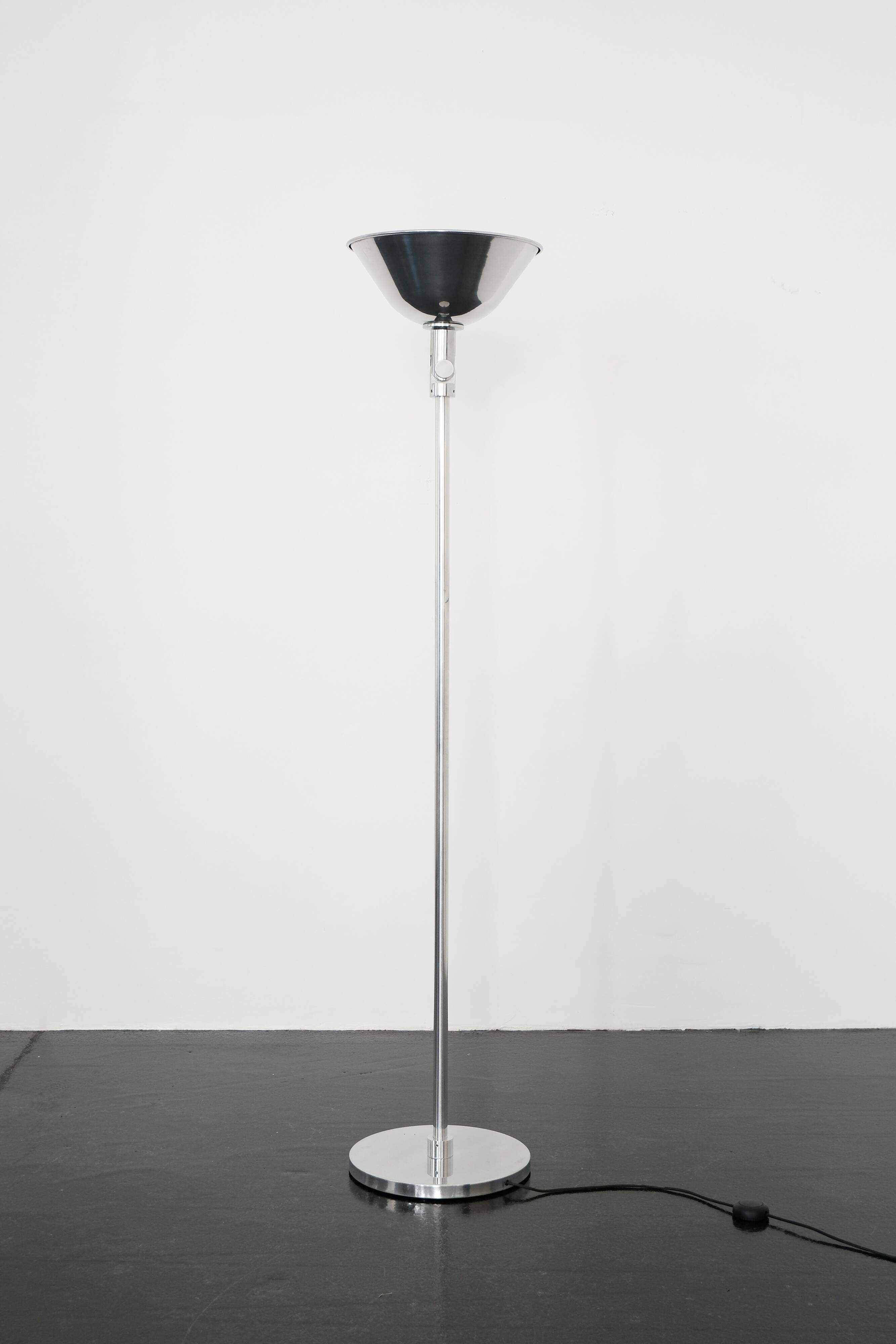 Lampadaire "Gatcpac F" par Josep Torres Clavé / Santa & Cole