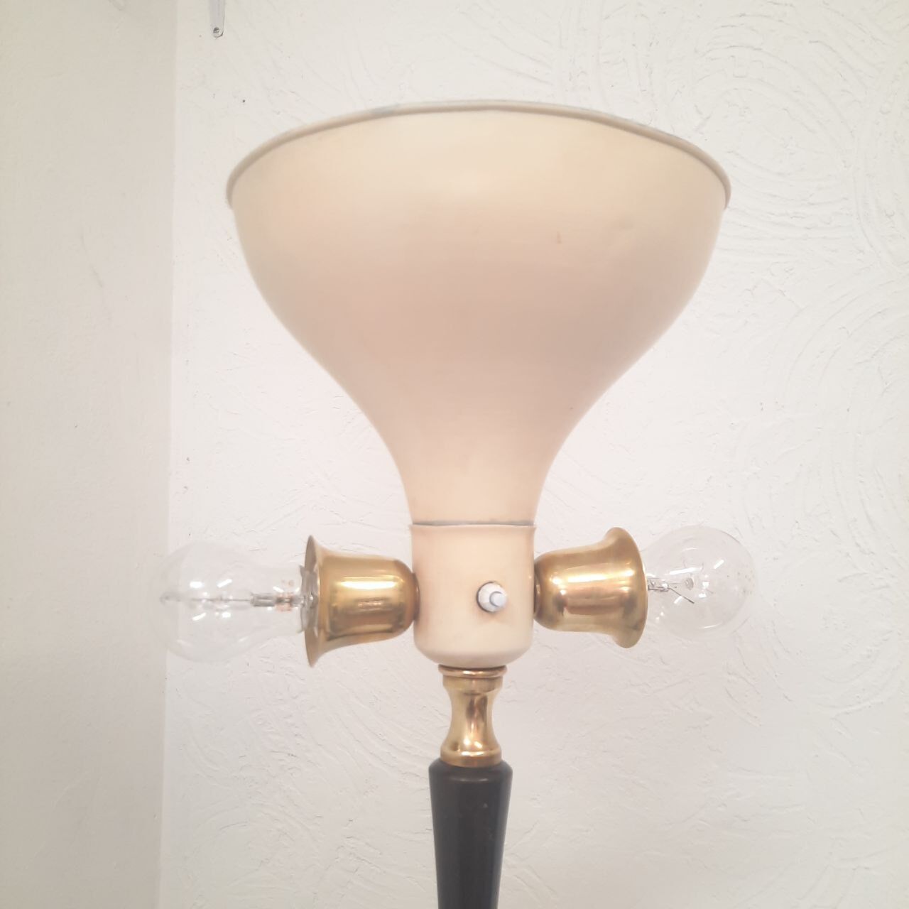 Tripod floor lamp - 1950s - wood and brass.