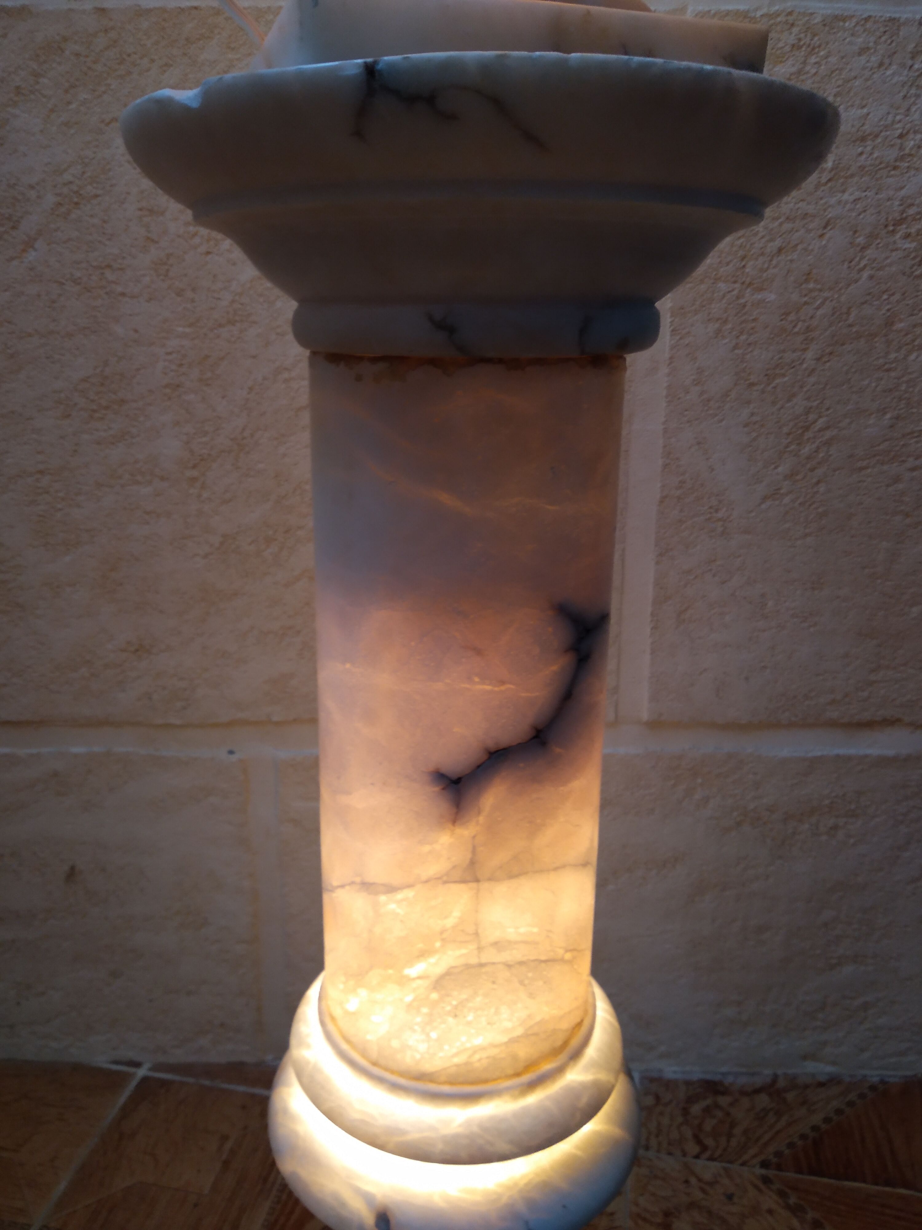 Alabaster column lamp