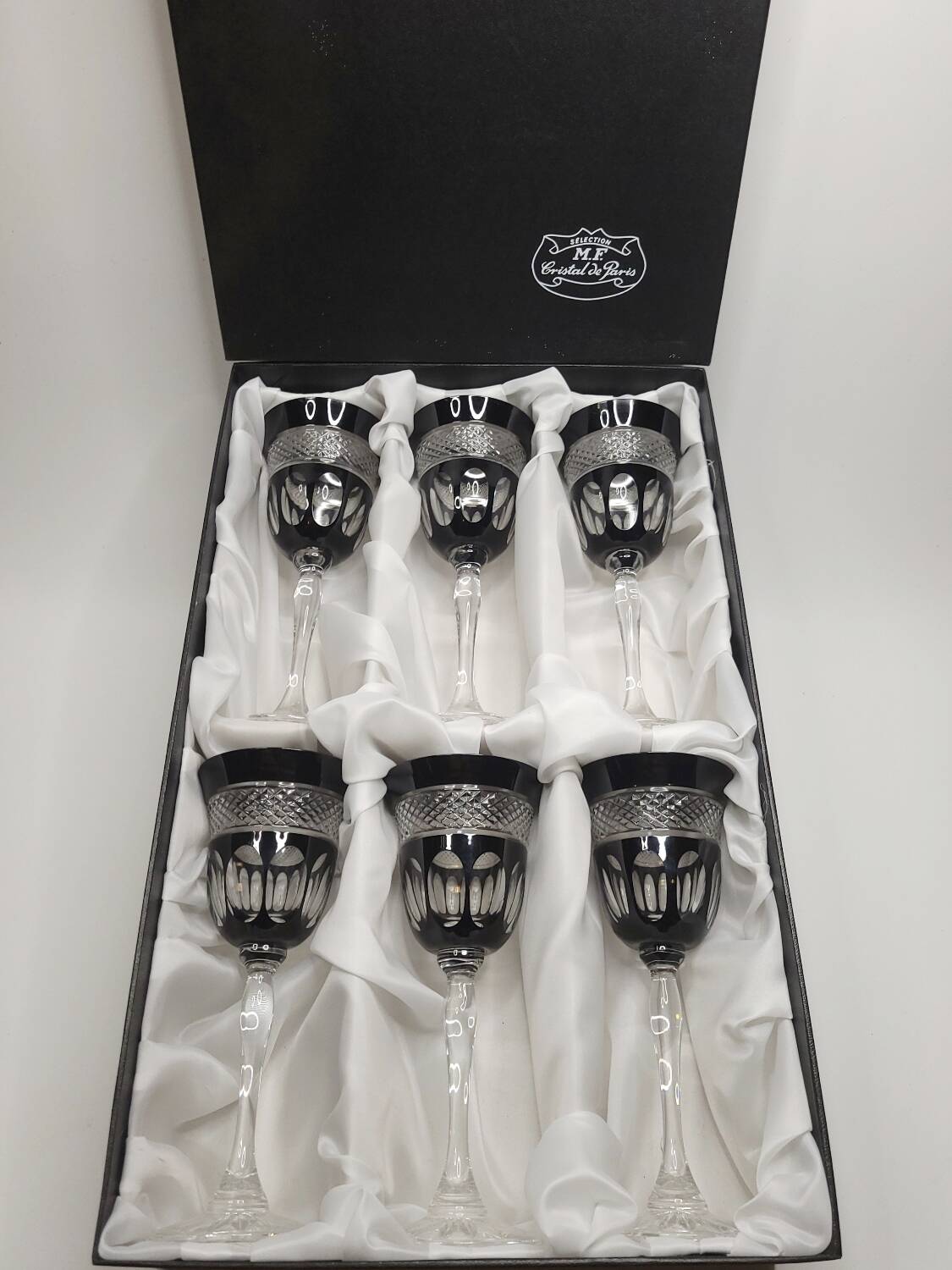 Service "Pénombre" in black and clear crystal – Crystal of Paris