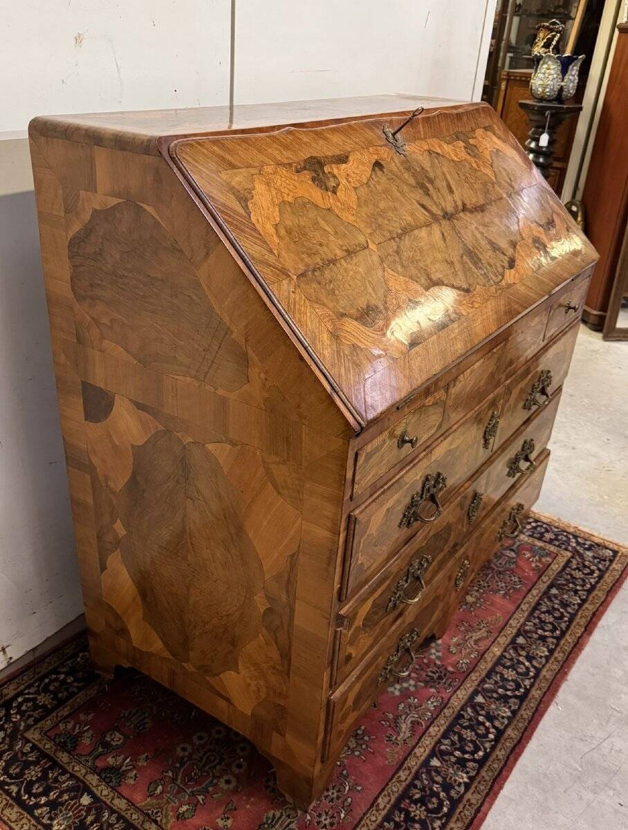 Bureau - commode ou commode scriban époque Louis XV en marquéterie