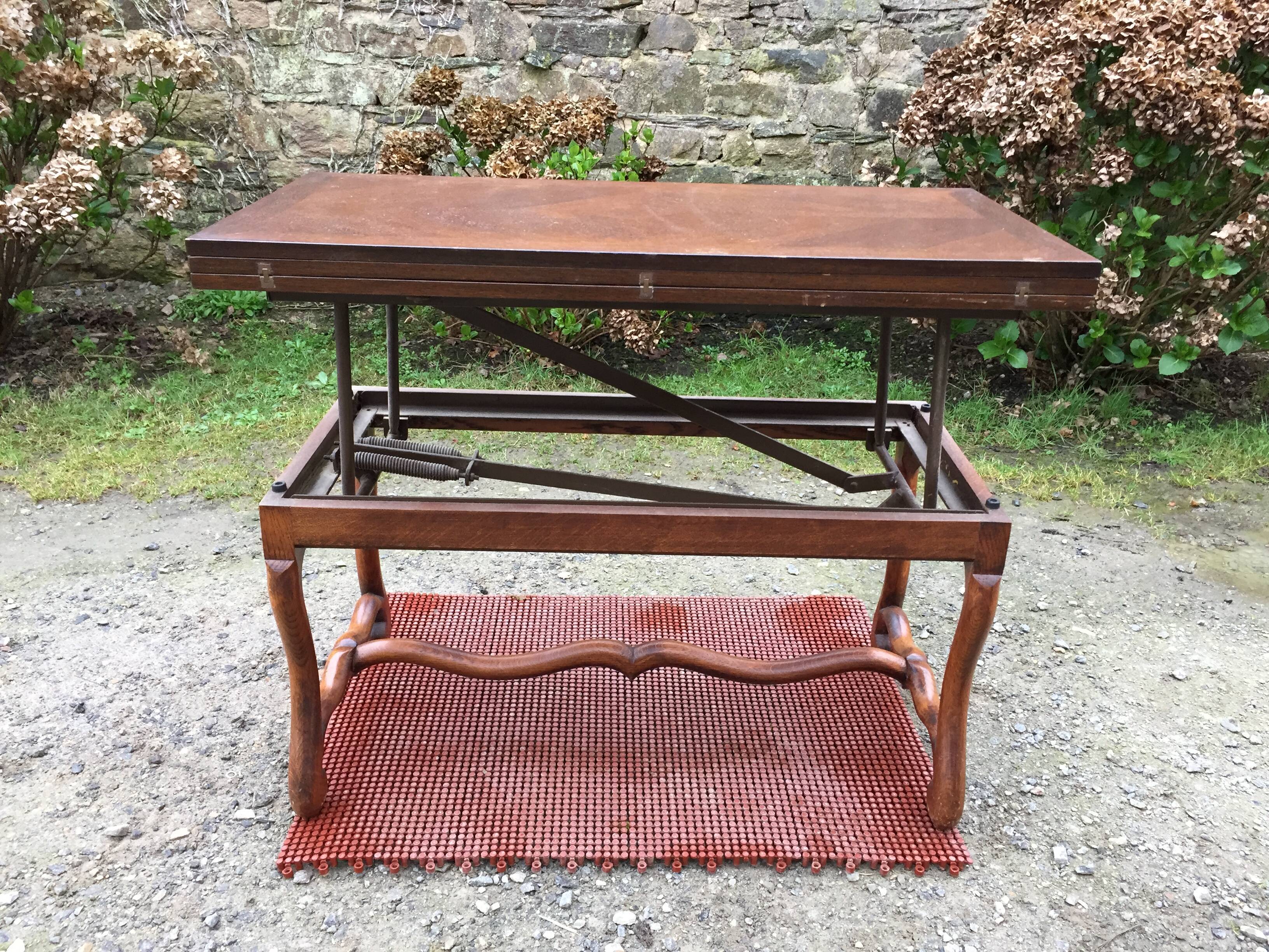 Modular vintage oak coffee table with Albert Ducrot's magical system
