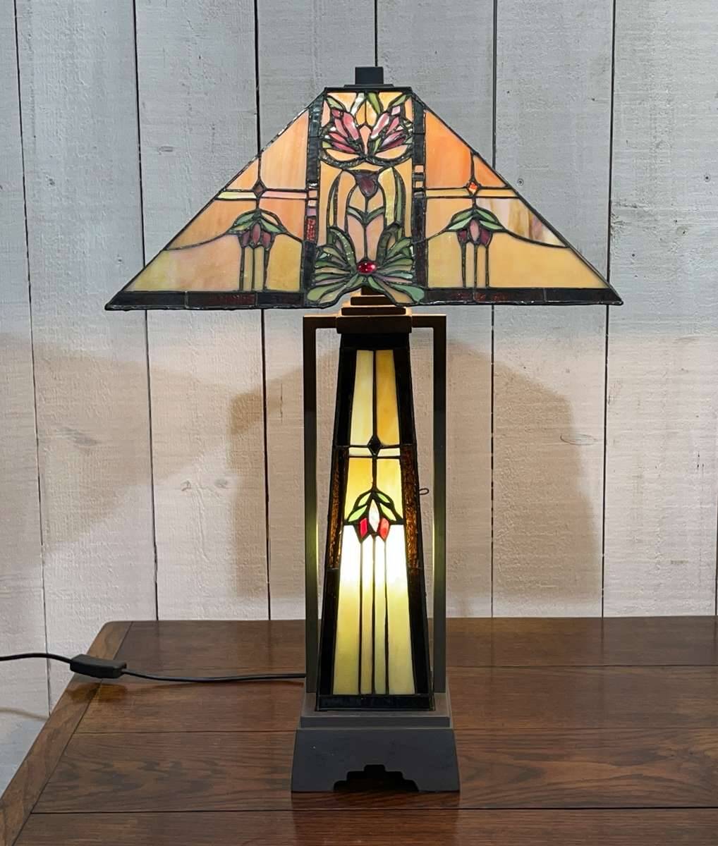 Modern Tiffany style lamp with Art Deco decor