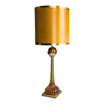 Grande lampe de table en lucite ambre de style Régence