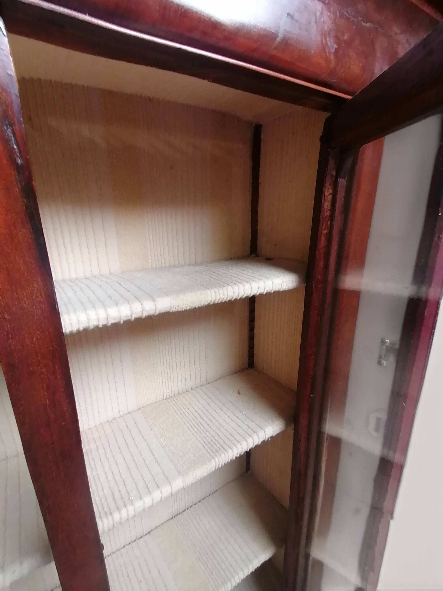 Antique mahogany veneer display cabinet from the 19th century - Louis Philippe style