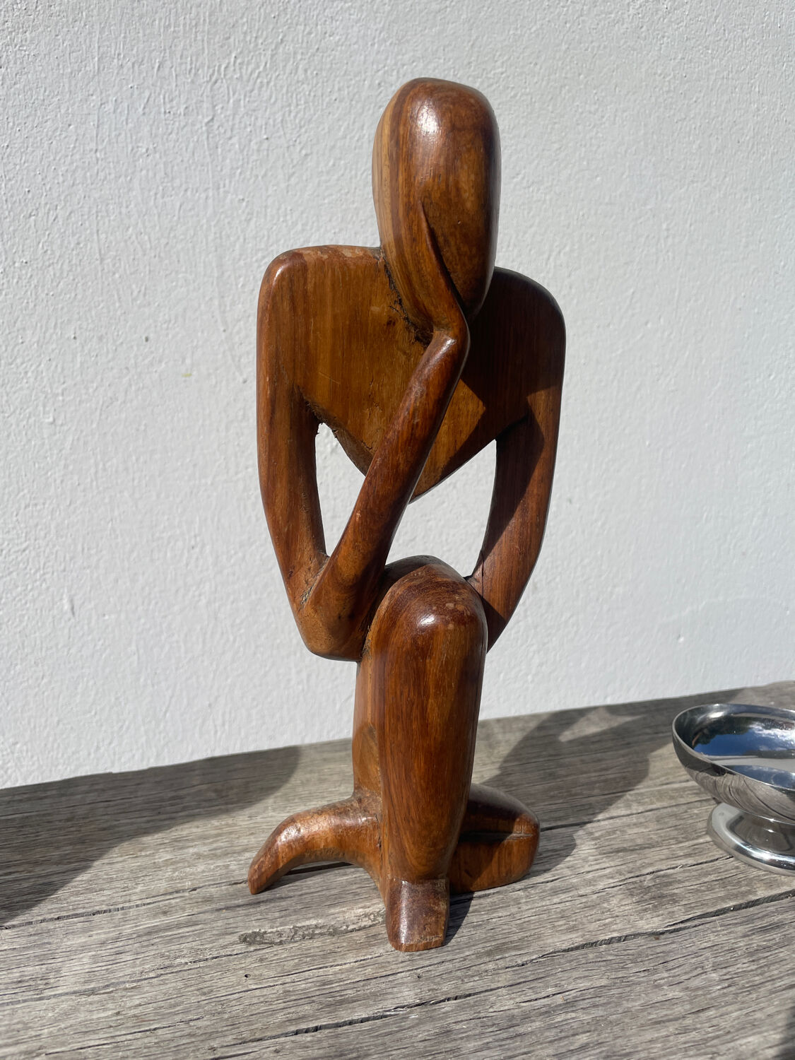 Wooden statuette sculpture, free form