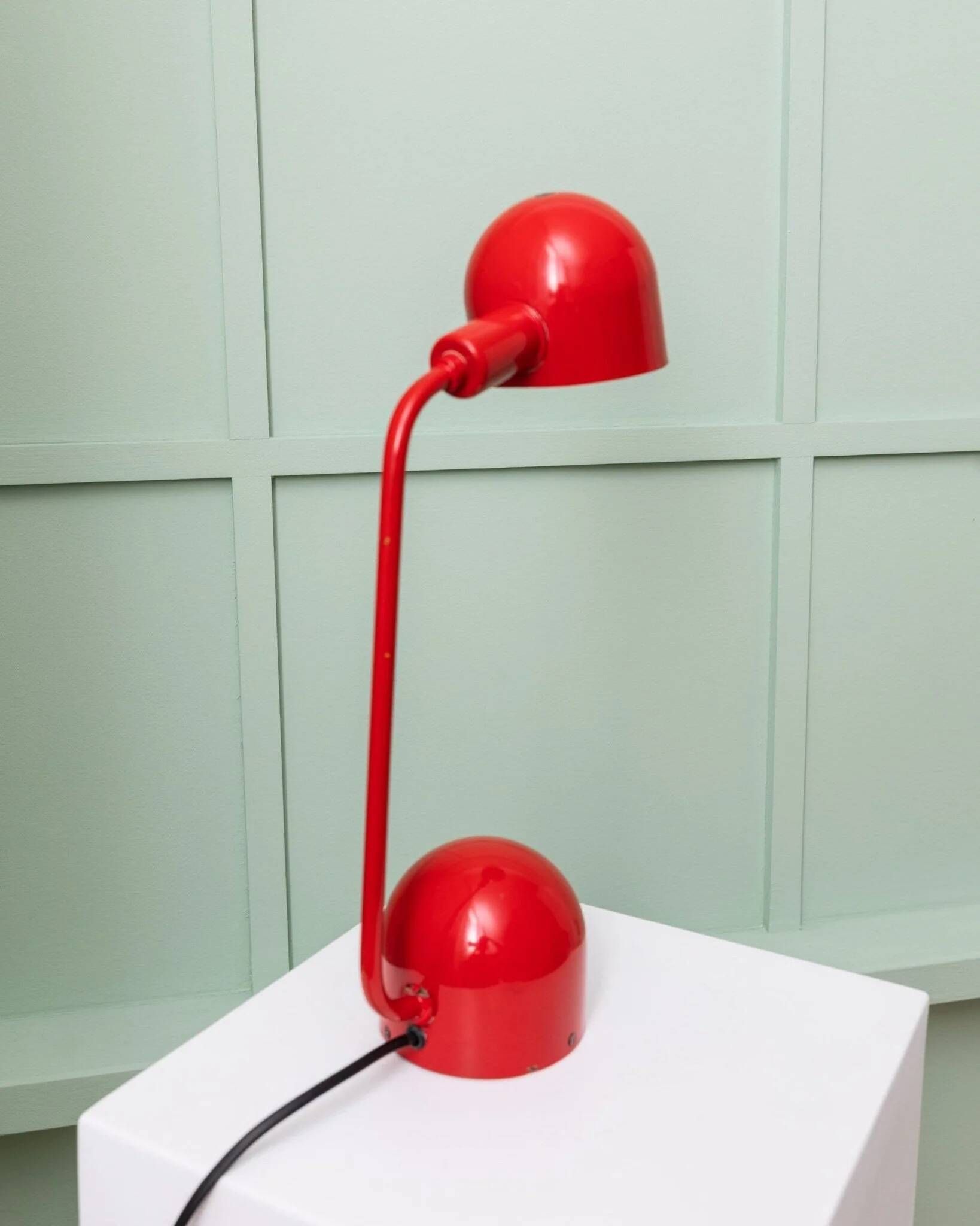 Red painted-metal desk lamp by Barbieri & Marianelli for Tronconi, 1980s Italian Memphis Postmodern design