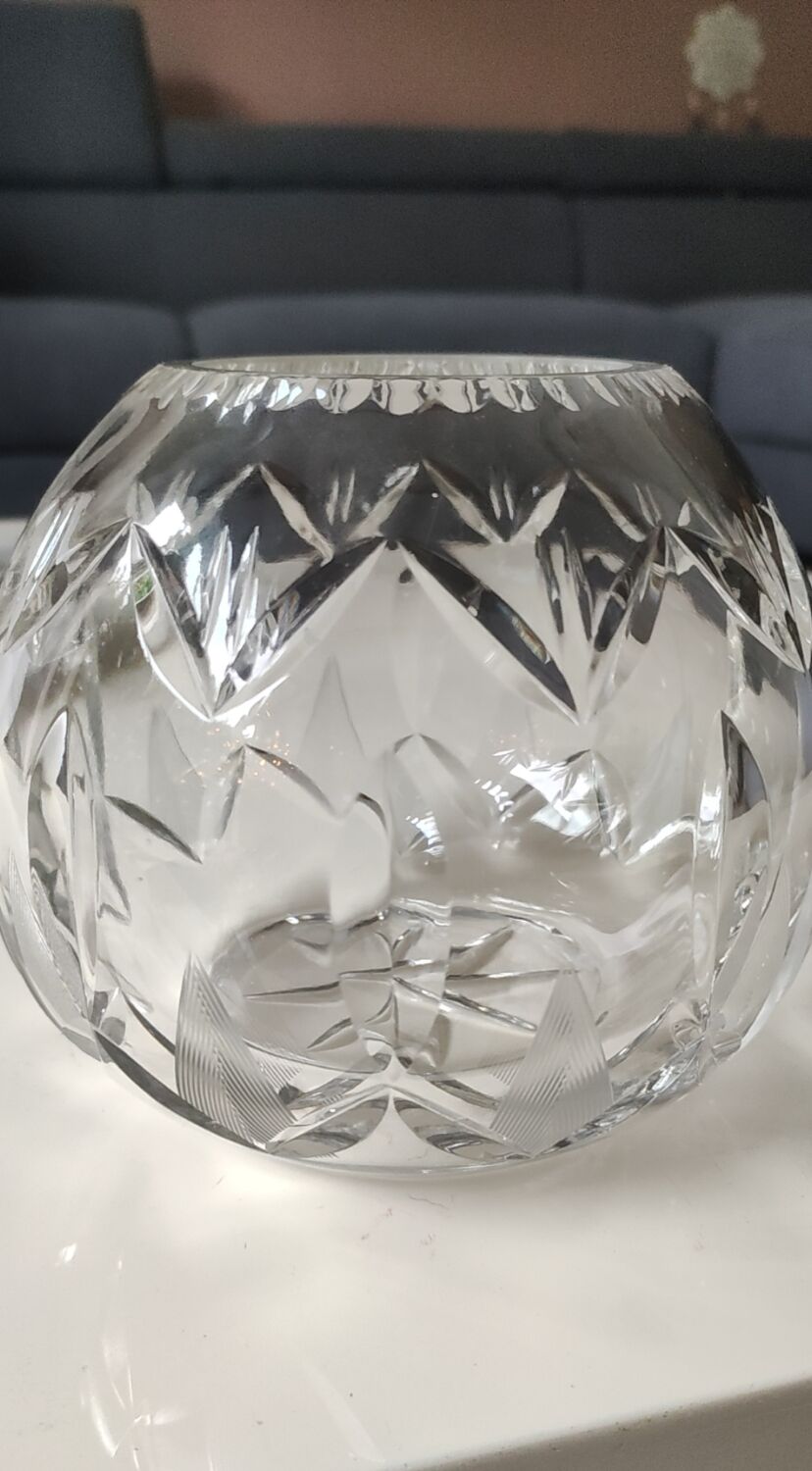 Vintage Nachtmann Spherical Vase. Crystal. Dimensions: 13 x 15 cm