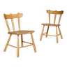 Paire de chaises en pin années 40
