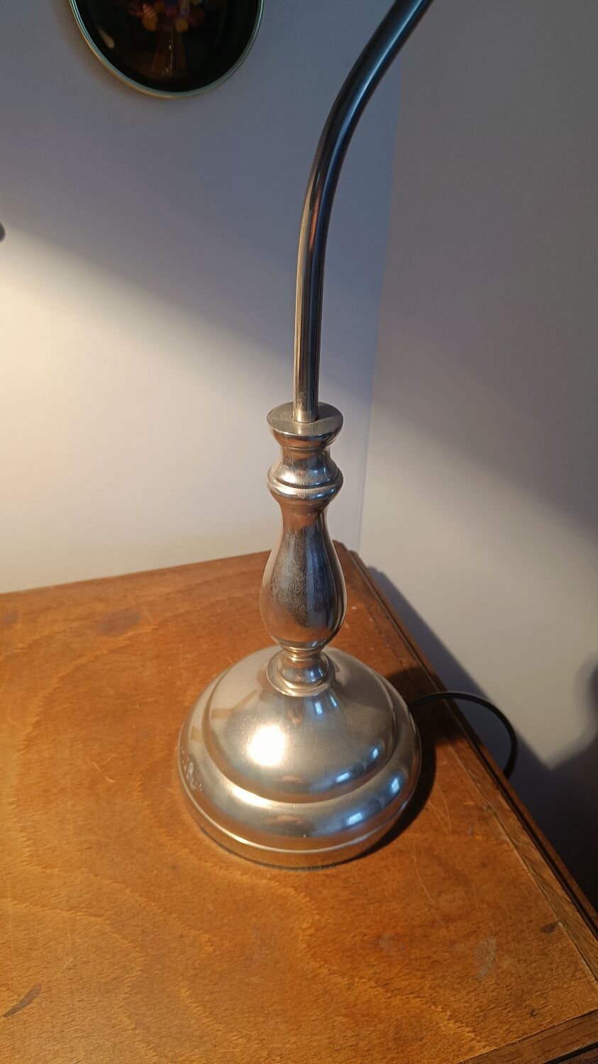 Chrome metal design table lamp – swan neck style