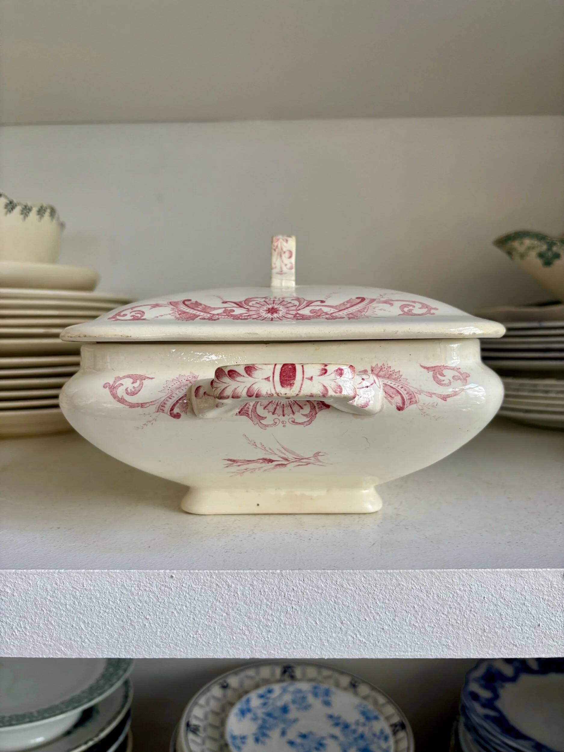 Creil & Montereau square vegetable tureen in ironware, "Centaurée" service