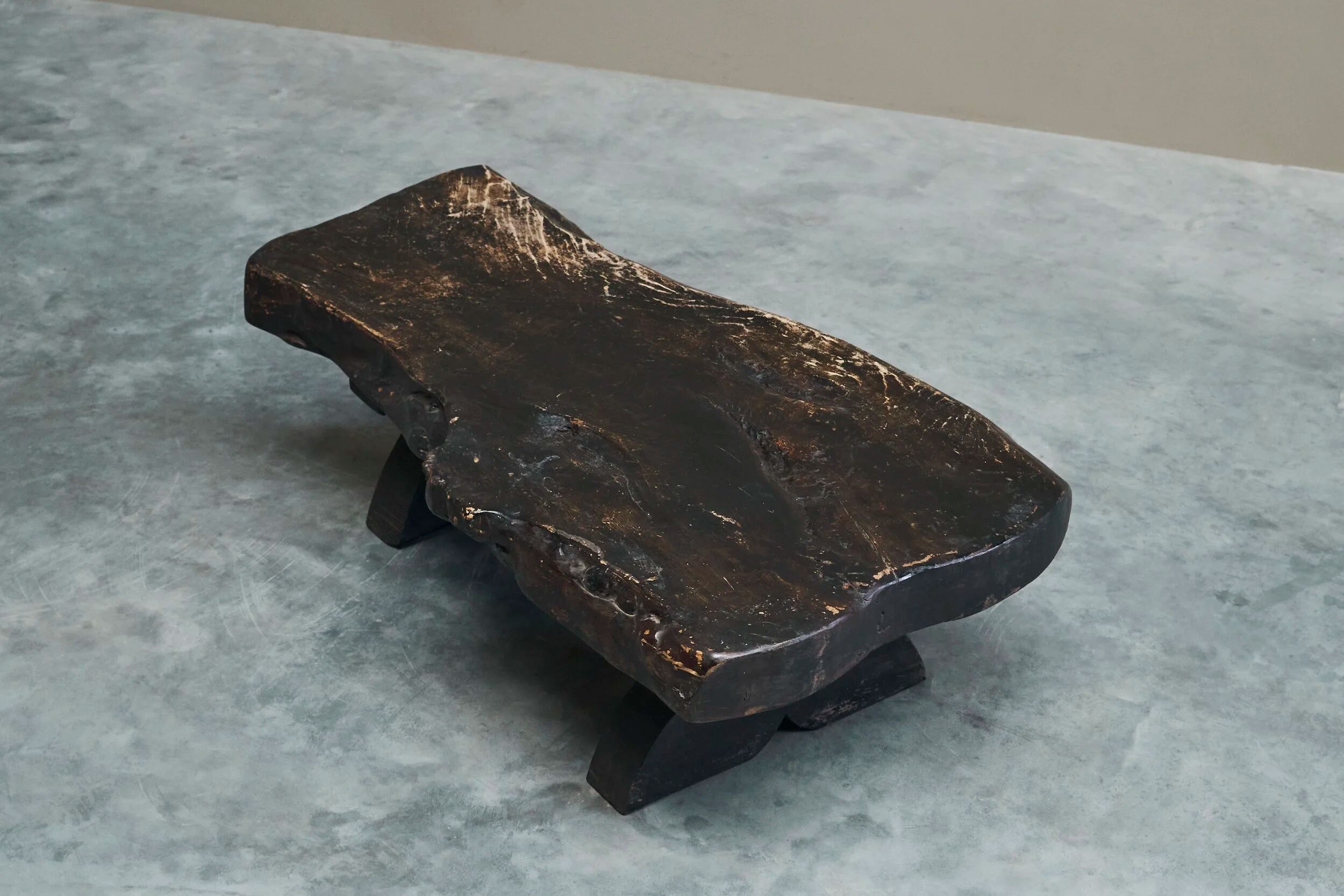 Sculptural coffee table in solid wood with natural edges, Europe, 1960s.