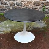 Table basse ronde a pied tulipe des années 70
