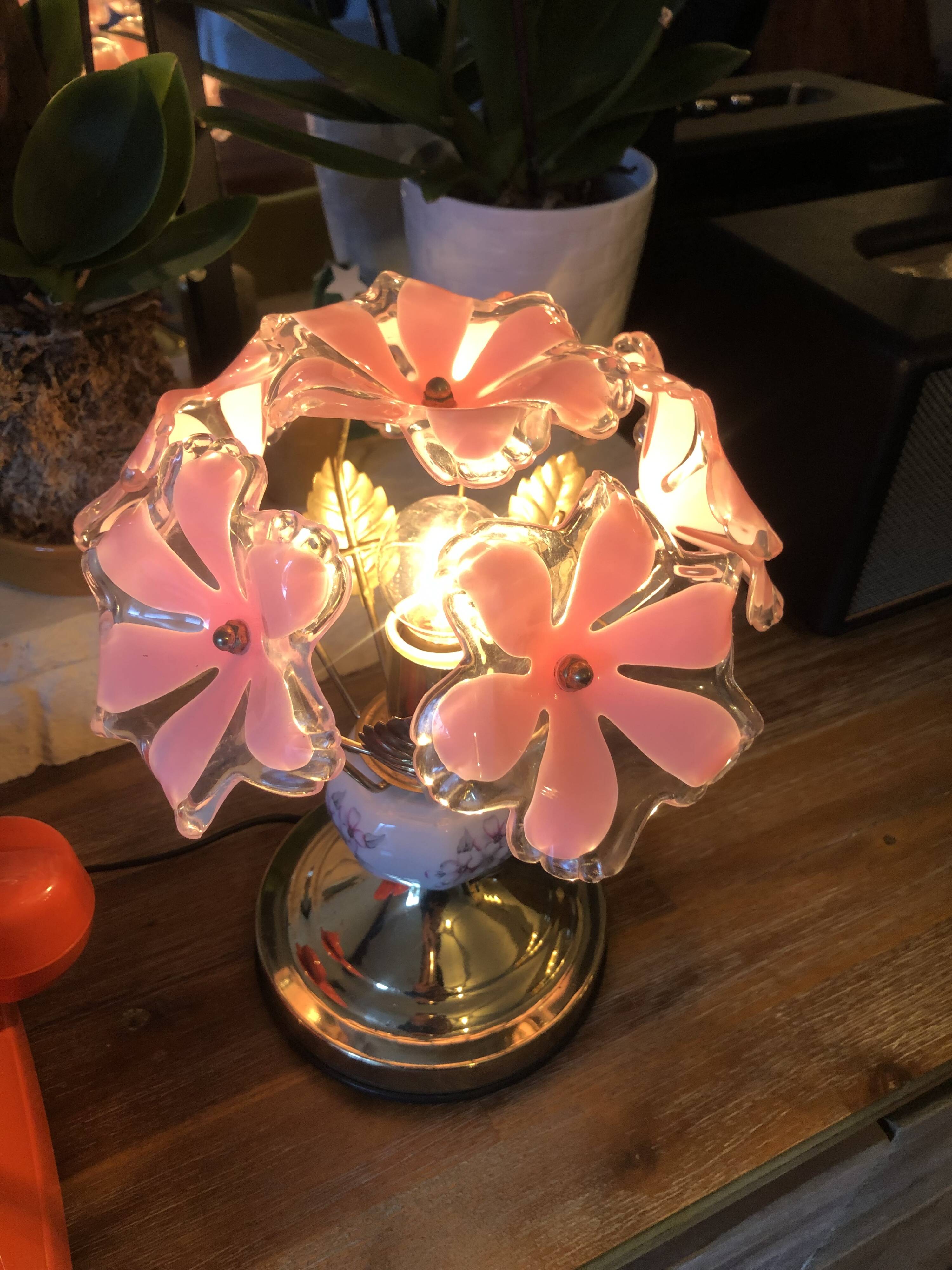 Vintage porcelain flower lamp