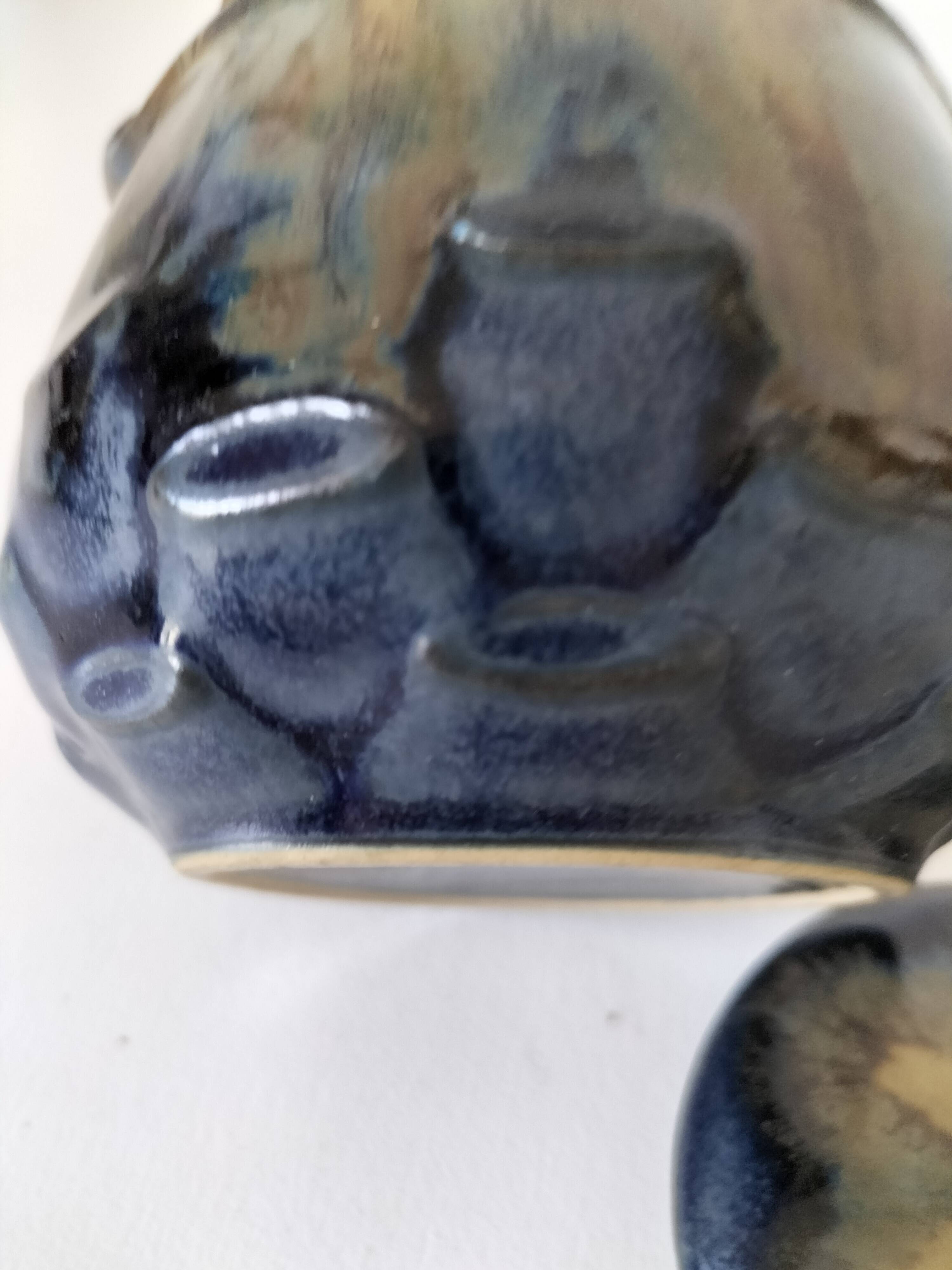 Sucrier en grès flammé Denbac signé – reflets bleu nuit et bronze