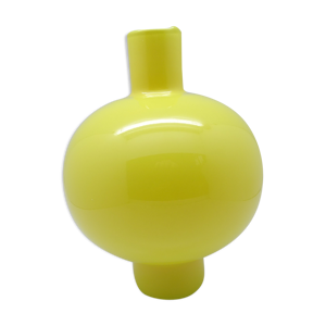 Vase décoratif en opaline jaune