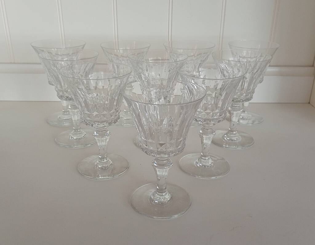 Set of 10 Baccarat Piccadilly Cut Crystal White Wine / Port Glasses