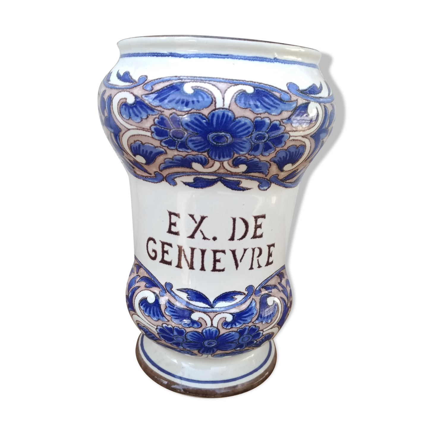Pot a pharmacy Saint Clement