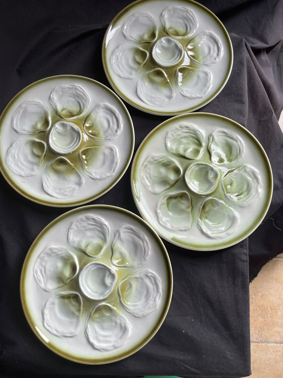 4 plates, at Huitre, Saint-Amand.