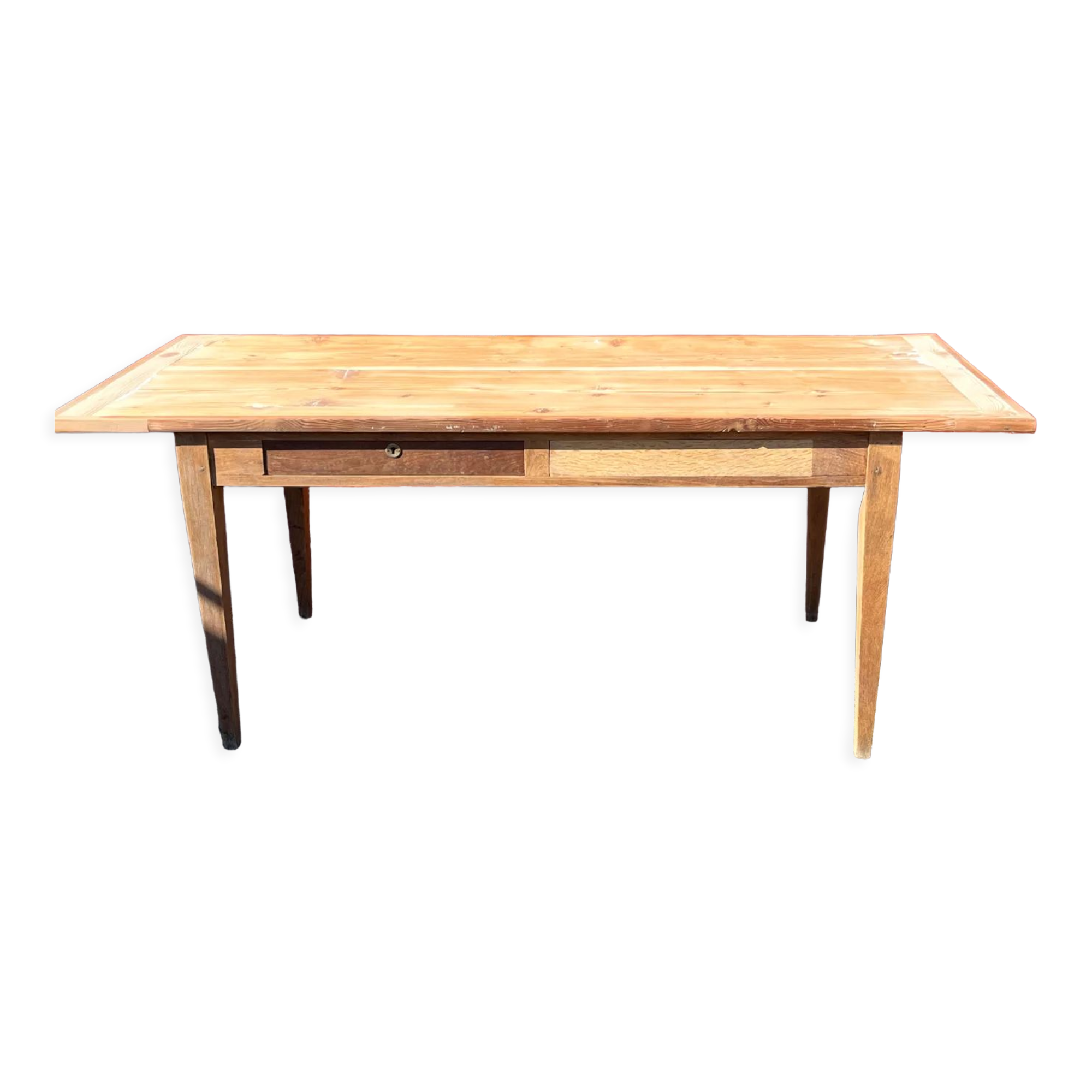Spindle leg farm table