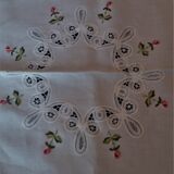 Round coat with eight Luxeuil lace towels embroidery hand linen