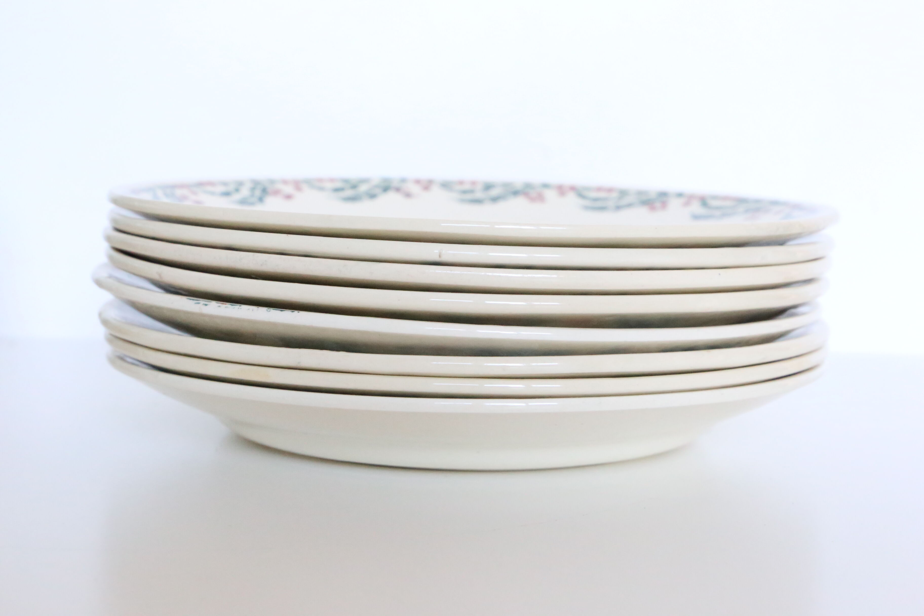 Set of 8 flat plates Moulin des Wolves, Holly motif