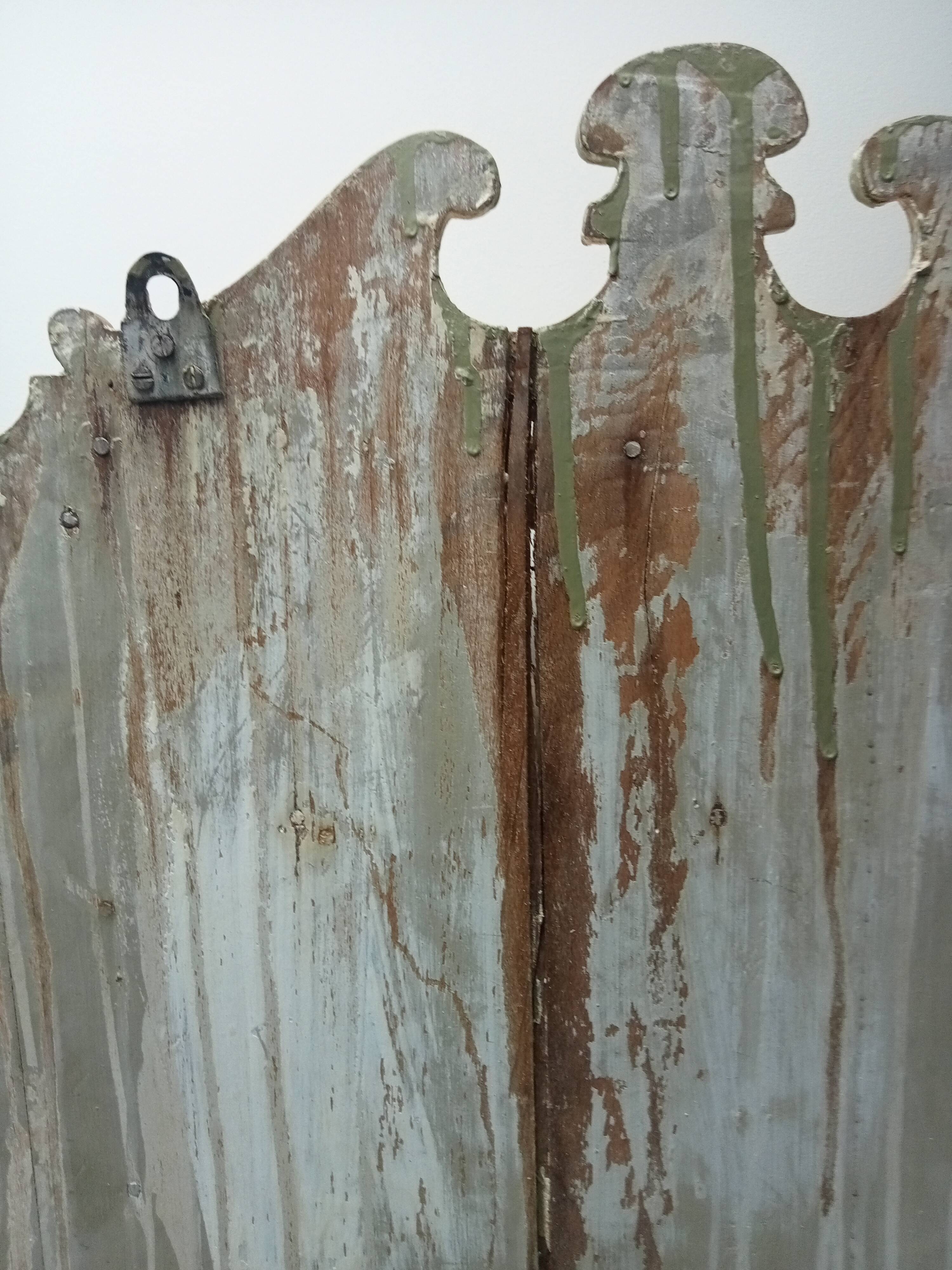 Old showcase to install or hang