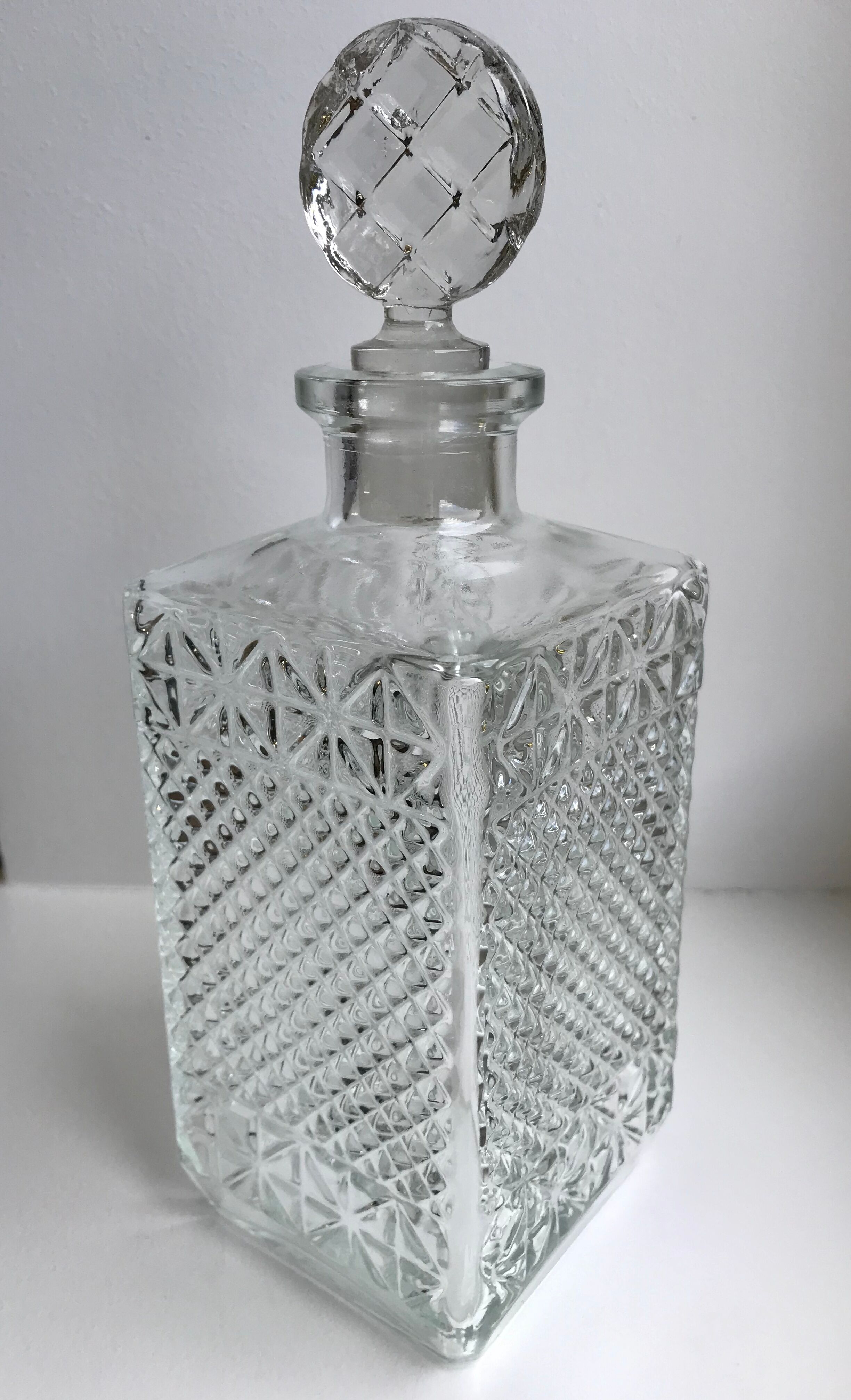 Whisky decanter with round cap 70s