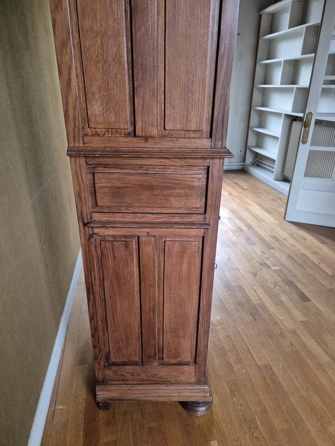 Bonnetière dit homme debout en chêne massif à pointes de diamants style Louis XIII