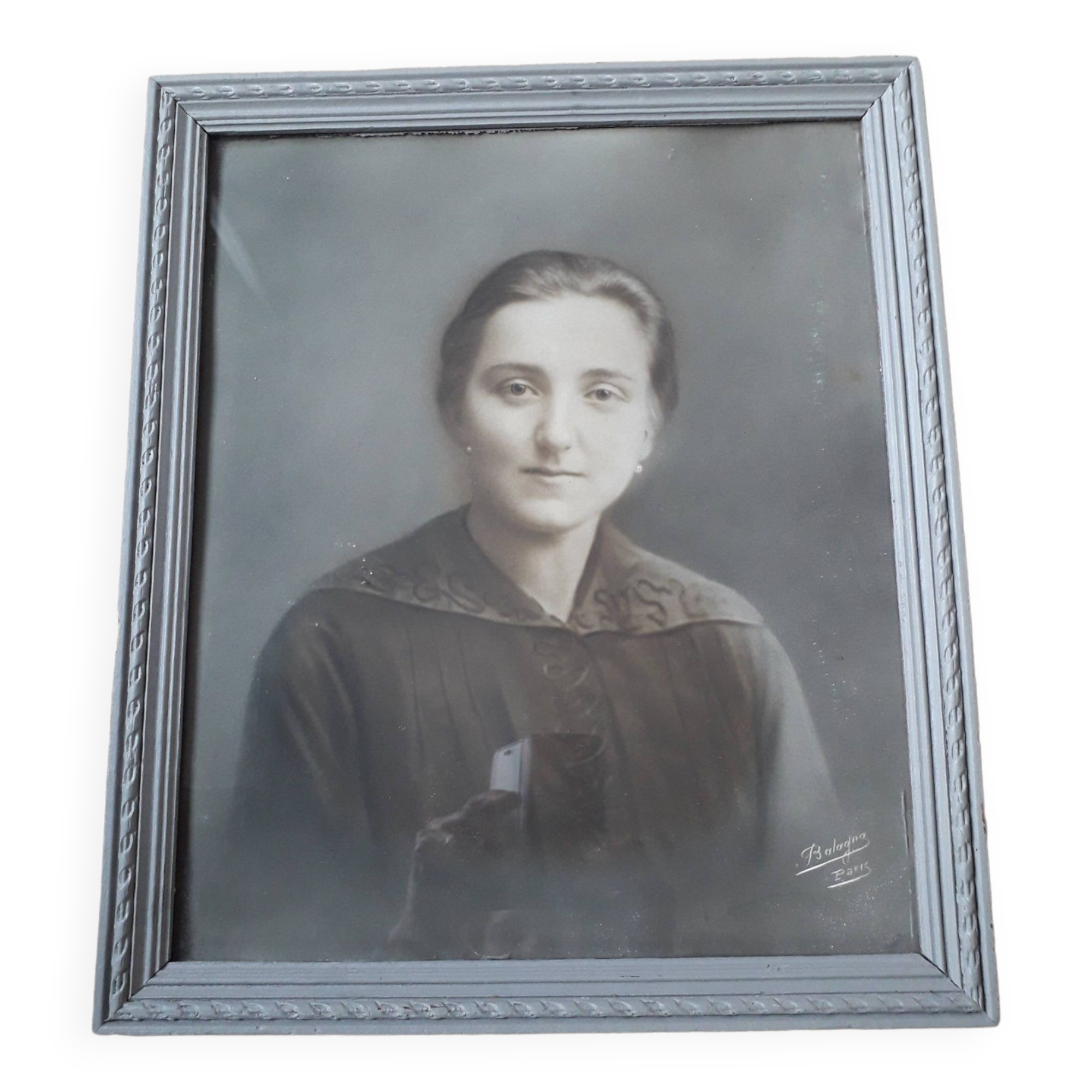 Old photograph of a woman's portrait