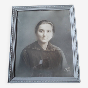 Old photograph of a woman's portrait