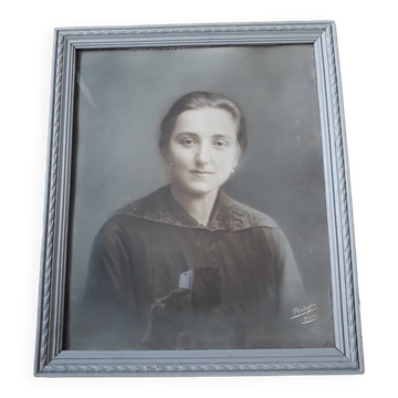 Old photograph of a woman's portrait