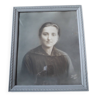 Old photograph of a woman's portrait