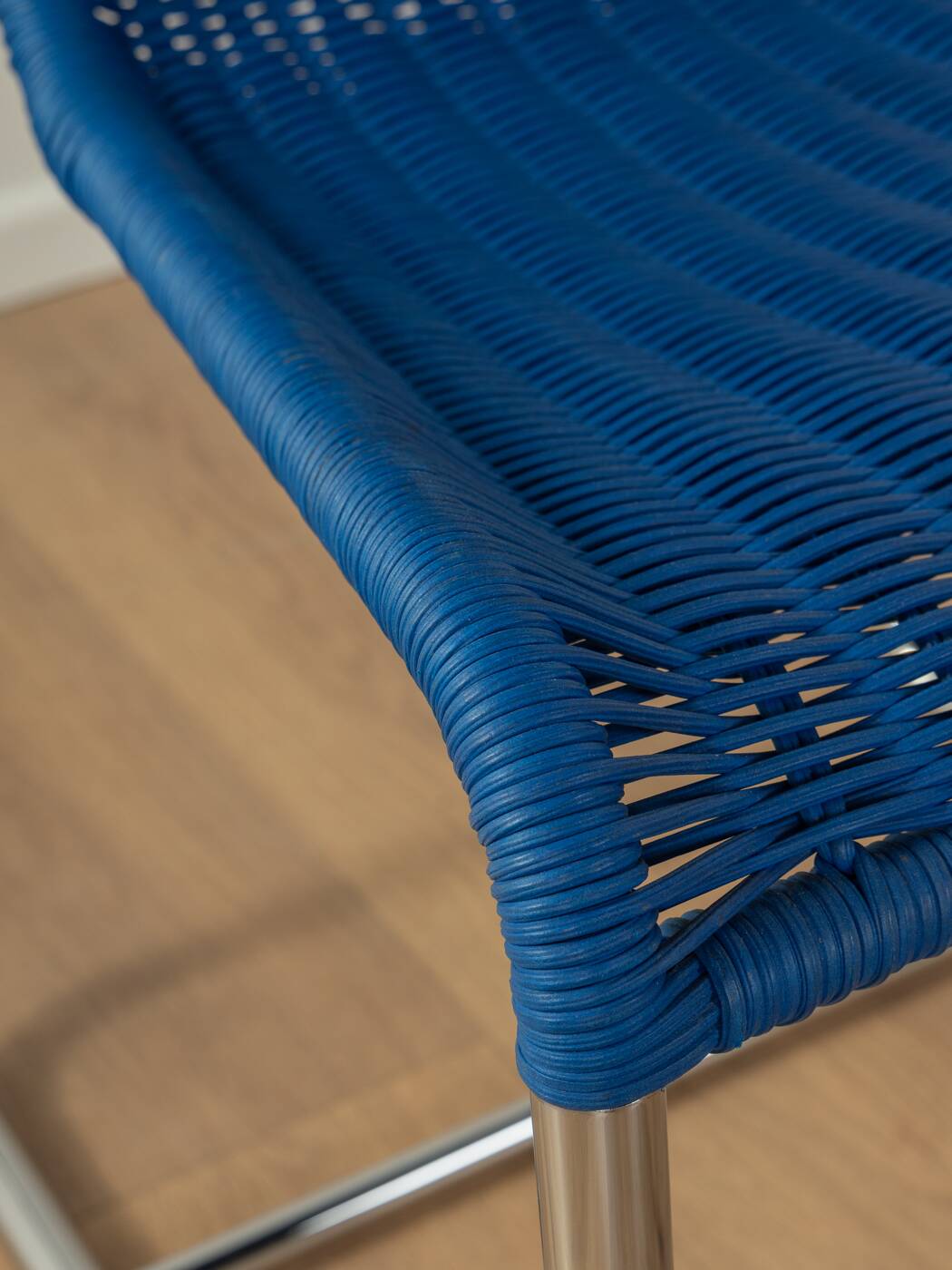 4x D25 Cantilever Chairs by Tecta