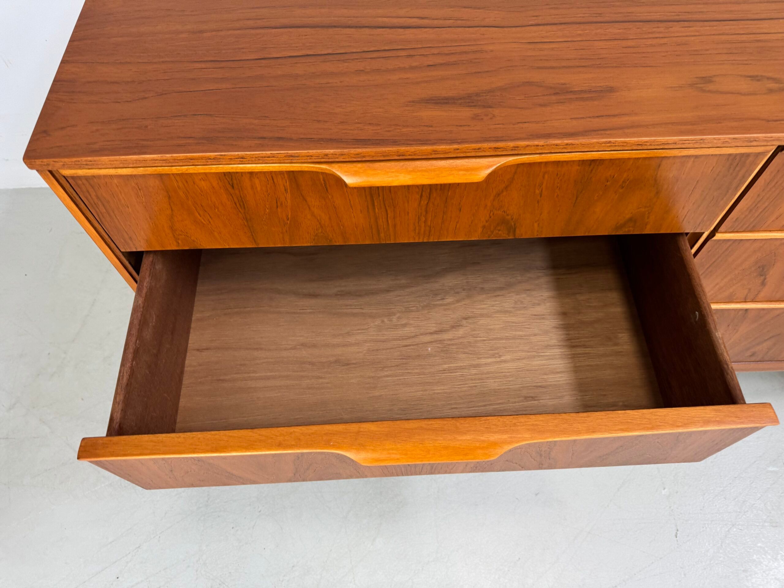 Vintage Austinsuite sideboard.