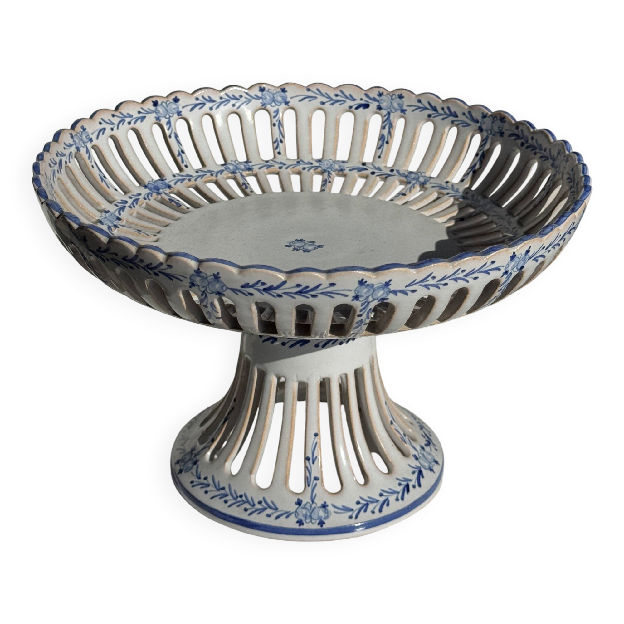 Fruit bowl with blue decorations in white earthenware from Malicorne Art H14