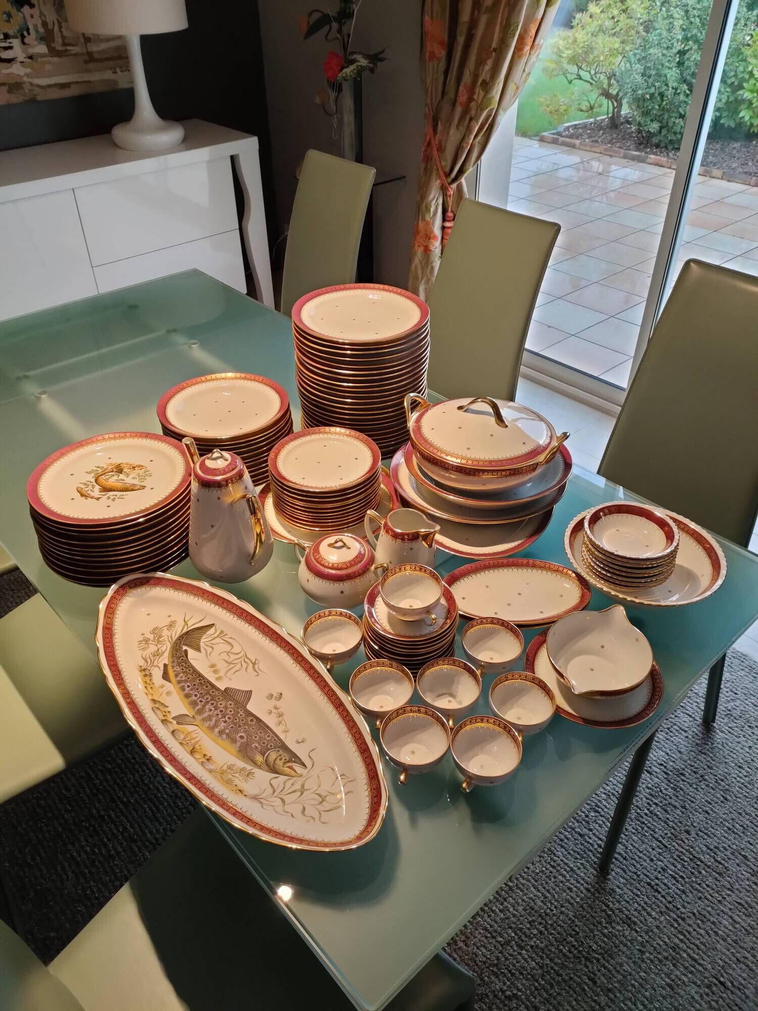 Service complet porcelaine de Limoges, marque Ulim