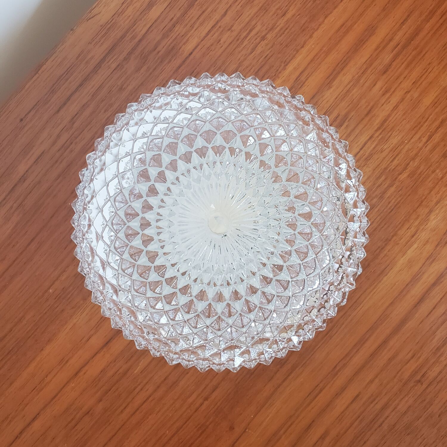 Diamond tip ceiling lamp