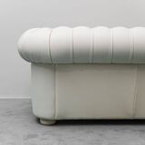 3-seater vintage Chesterfield sofa in white leather, 1970s modernist