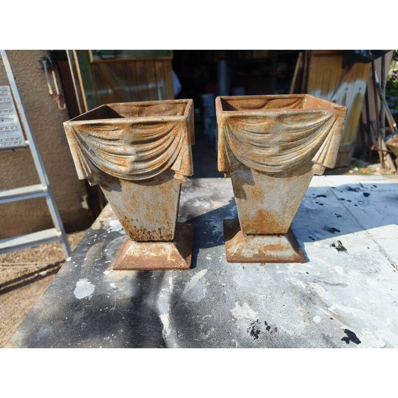 Pair of cast iron vases from 1900 in Charleville-Mézières