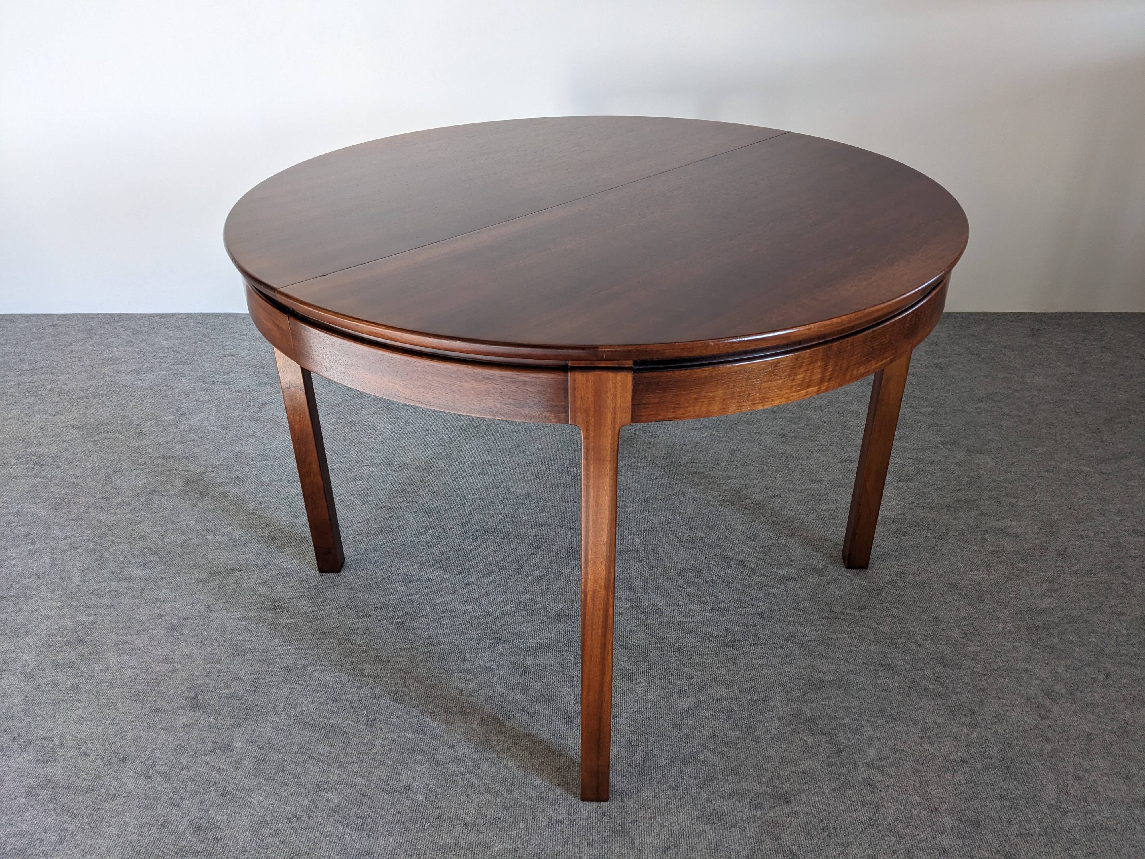 Extendable teak dining table from the 60s/70s