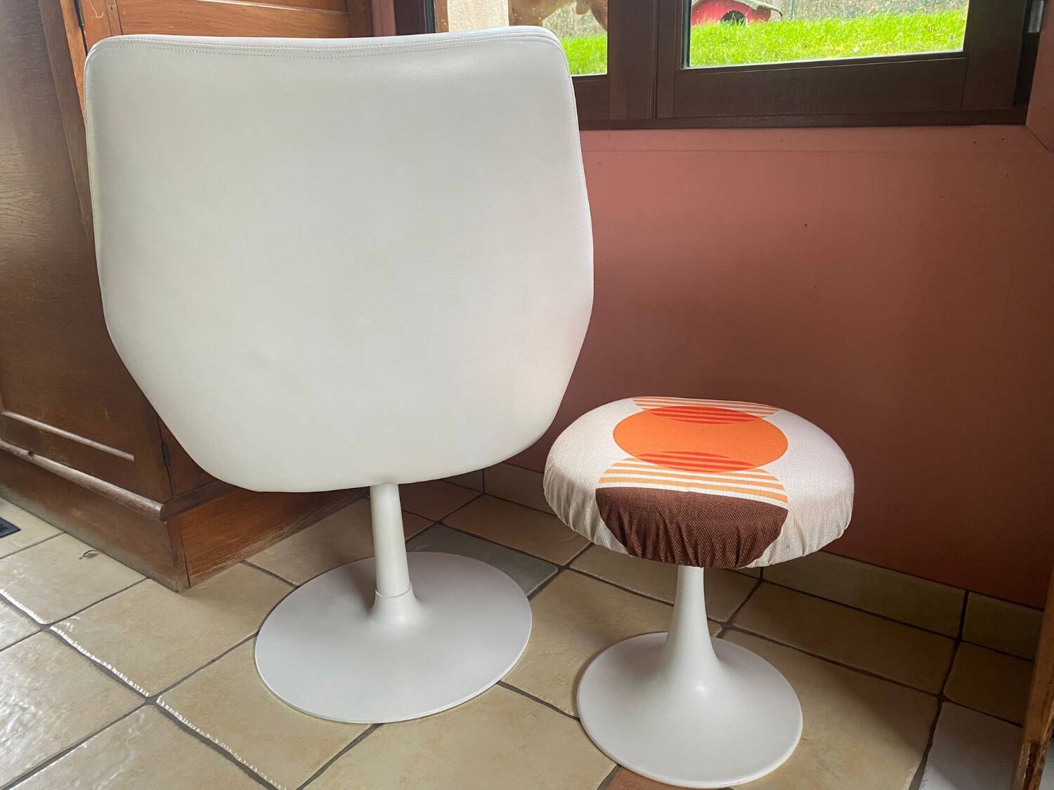 70s set of tulip-legged armchair and stool
