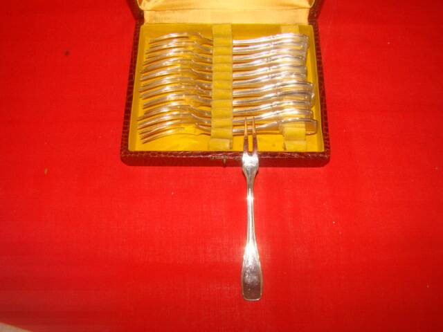 12 silver-plated snail forks with case
