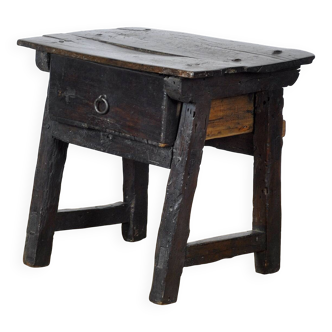 Spanish oak side table, 18th century