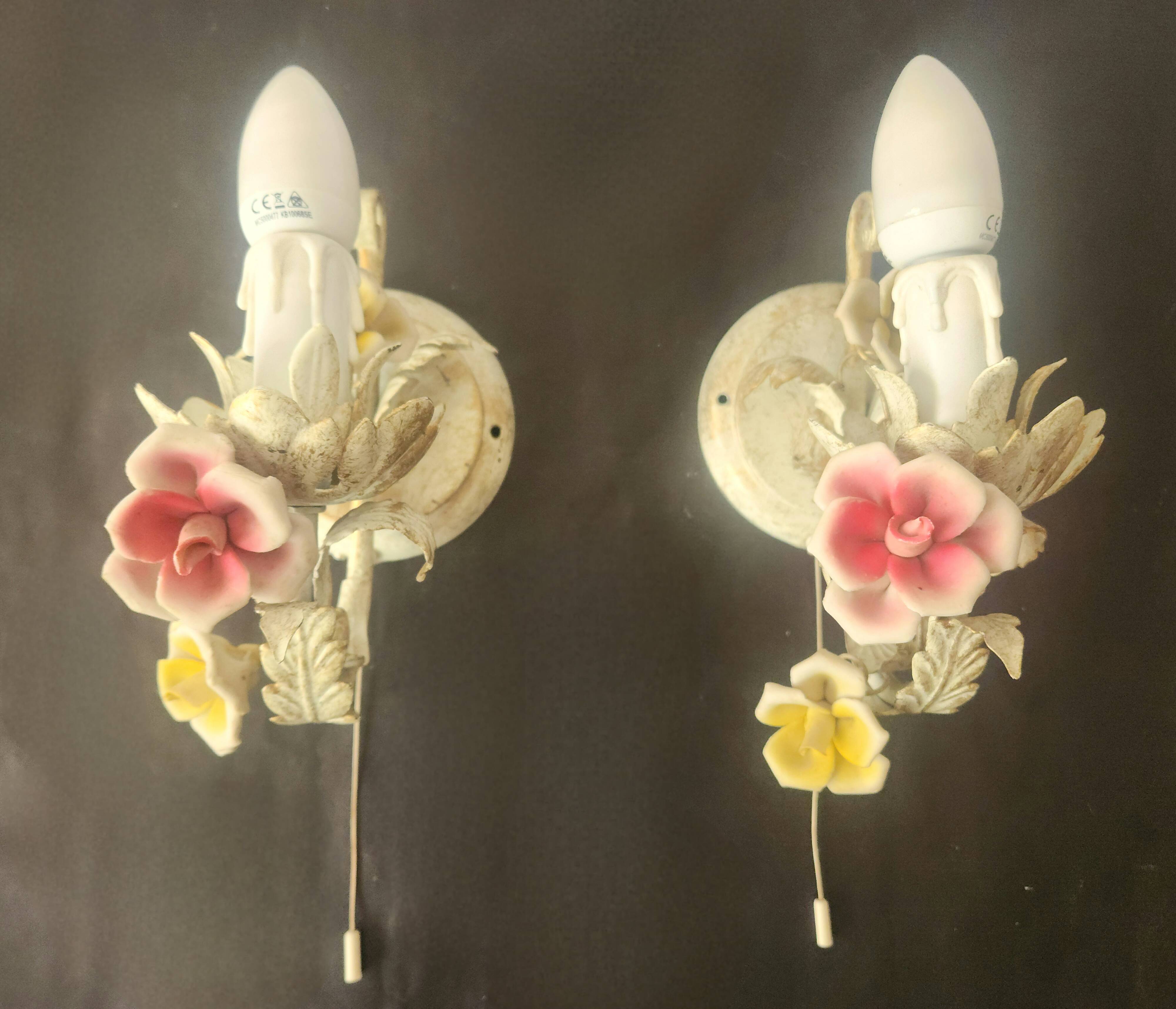 Set von 2 Shabby Chic Wandlampen Tole Schmiedeeisen Porzellan Rosen Blumen